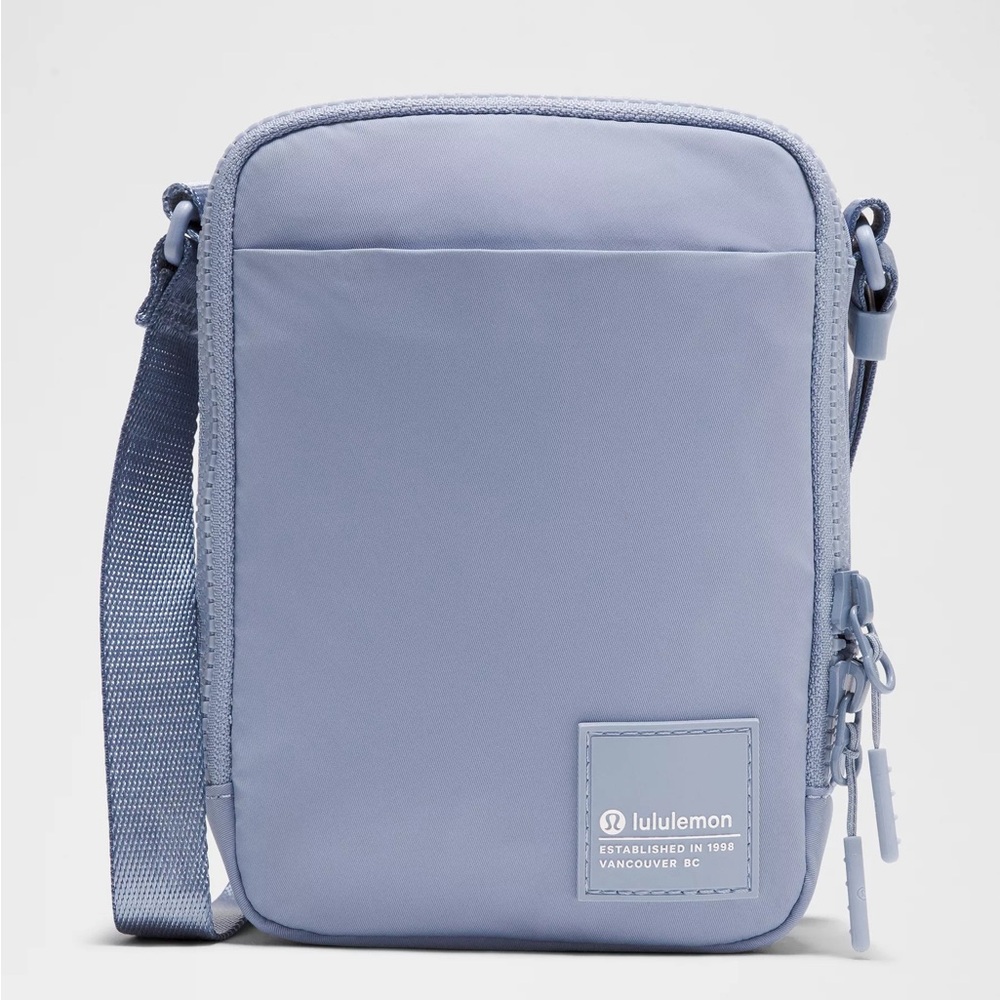 NWT Lululemon Easy Access Crossbody